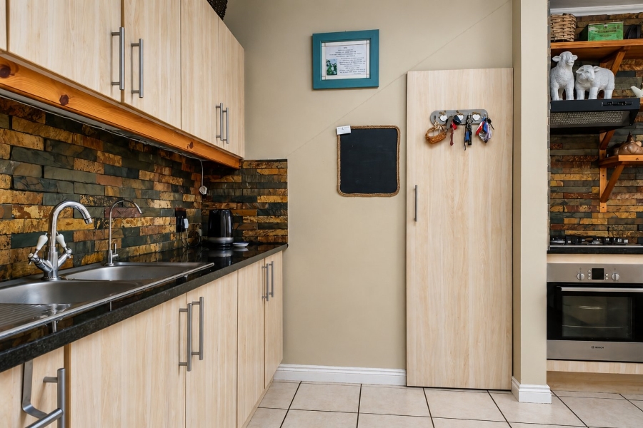 4 Bedroom Property for Sale in Fraaiuitsig Western Cape